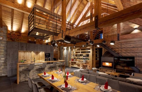 Les Deux Alpes Ski Chalet | Chalet, 150m from ski slopes, fitness, sauna, terrace, fireplace or stove, tv, 260m², Les 2 Alpes