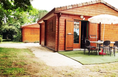 Vouneuil-sur-Vienne Ski Chalet | Chalet 20 minutes from Futuroscope