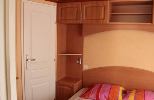 Chorges Ski Chalet | Chalet (4 to 6 ppl) at the edge of Serre-Ponçon lake at the end of the lake setting