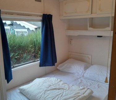 Schoonloo Ski Chalet | Chalet 426 met airco familiecamping de Tien Heugten Schoonloo Drenthe