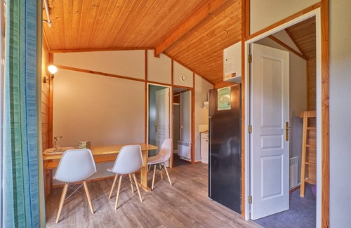 Mens Ski Chalet | Chalet "5 Personnes 303" with Shared Pool & Private Terrace
