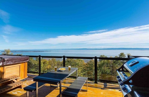 Petite-Riviere-Saint-Francois Ski Chalet | Chalet 59: Luxury Riverfront with Views & SPA