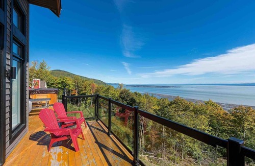 Petite-Riviere-Saint-Francois Ski Chalet | Chalet 59: Luxury Riverfront with Views & SPA