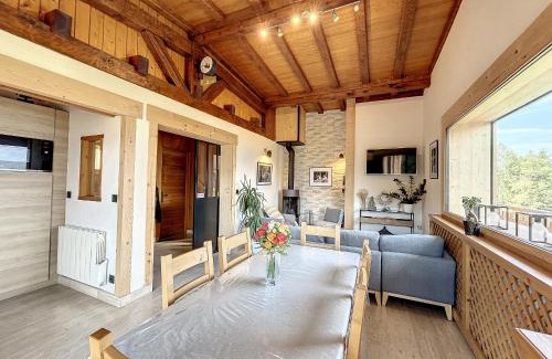 Combloux Ski Chalet | Chalet 8 couchages à Combloux, Hiver à la saison, Été à la semaine - FR-1-560-32