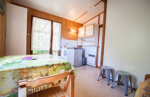 Montreal Ski Chalet | CHALET 9 -Terrace, garden furniture, beautiful view, swimming pool, summer entertainment