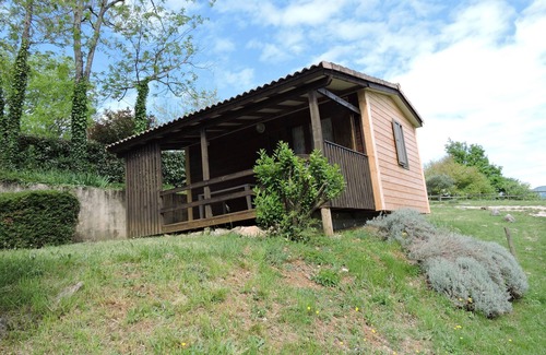 Montreal Ski Chalet | CHALET 9 -Terrace, garden furniture, beautiful view, swimming pool, summer entertainment