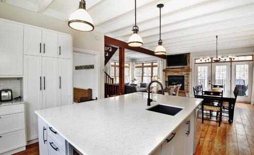 Stoneham Ski Chalet | Chalet 9023 Chemin des Alpages by Les Chalets Alpins
