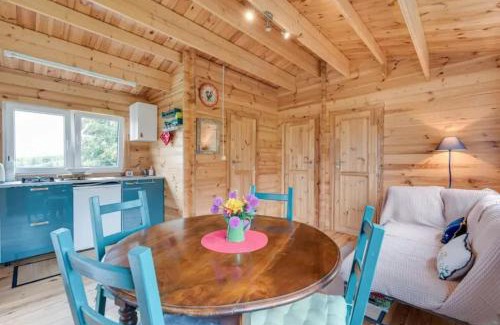 Egliseneuve-des-Liards Ski Chalet | Chalet accueillant à Égliseneuve-des-Liards avec jardin