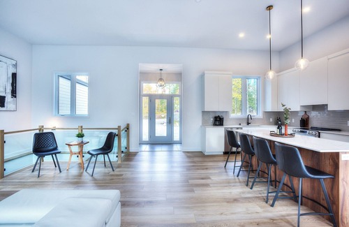 La Conception Ski Chalet | Chalet Allegria Mont-Tremblant.Pet friendly, nature, spa, game room family fun!