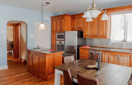 Huberdeau Ski Chalet | Chalet Alpin | Walk to Lake & Beach | Spa & BBQ