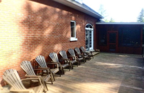 Huberdeau Ski Chalet | Chalet Alpin | Walk to Lake & Beach | Spa & BBQ