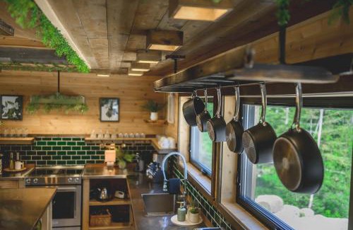 La Malbaie Ski Chalet | Chalet Alpinot - Spa, Nature & Luxe dans les Montagnes !