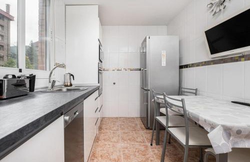 Abena House | Chalet Anayet l Wifi l BBQ l Terraza l Piscina l Trastero