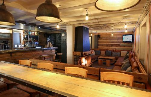 Les Boisses Hotel | CHALET AUBERGE - Les Mélèzes