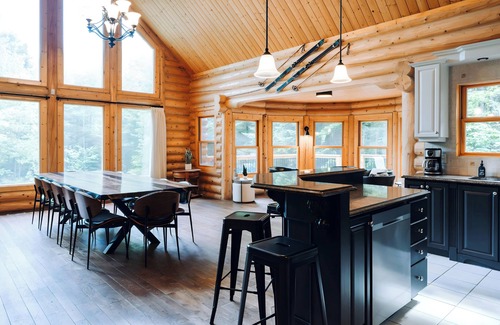 Fiddler Lake Resort Ski Chalet | Chalet Authentik 27: Indoor & Outdoor heated pools, Hot tub, Lake and Resort