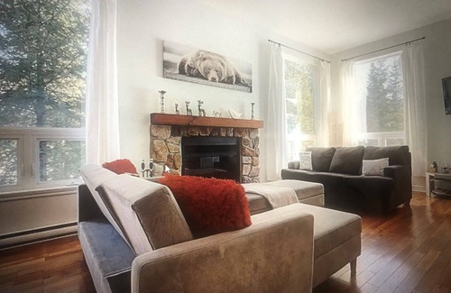 St-Adolphe-d'Howard Ski Chalet | Chalet bord de l'eau dans les laurentides