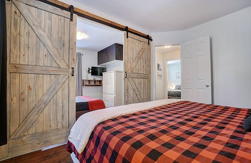 St-Adolphe-d'Howard Ski Chalet | Chalet bord de l'eau dans les laurentides