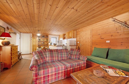 Antey-Saint-Andre Ski Chalet | Chalet 'Bas Vue Cervin Matterhorn' with Private Terrace and Wi-Fi