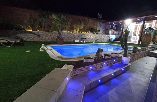El Monte House | Chalet Beach & Spa