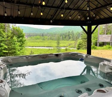 Mauricie Ski Chalet | Chalet bois rond, Spa, rivière & nature