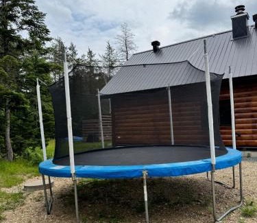 Mauricie Ski Chalet | Chalet bois rond, Spa, rivière & nature