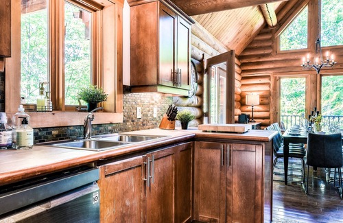 Labelle Ski Chalet | Chalet Boreal - Private Hot Tub, Lake, Kayaks, Pool Table, Incredible Retreat!