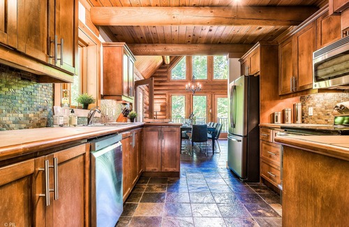 Labelle Ski Chalet | Chalet Boreal - Private Hot Tub, Lake, Kayaks, Pool Table, Incredible Retreat!