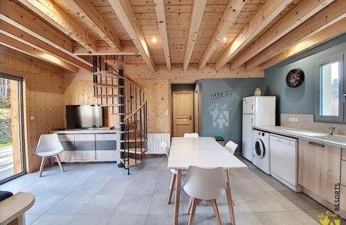 Besse-en-Chandesse Ski Chalet | Chalet Caranne