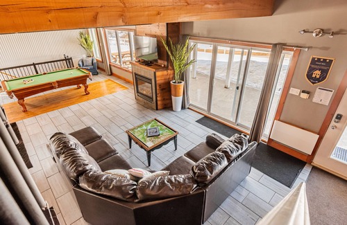 Saint-Michel-des-Saints Cabin | Chalet Bleu Lac Taureau and spa