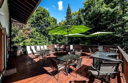 Sainte-Agathe-des-Monts House | Chalet 23+ people Private pool, spa and sauna