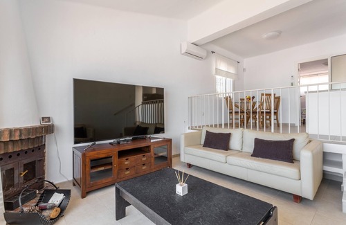 Caleta de Velez House | Chalet "Casa Vistas Axarquia" with Sea View, Pool, Wi-Fi, Garden & Terrace