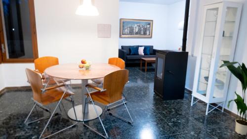 Tamarit House | Chalet cerca a la playa con jardín y barbacoa