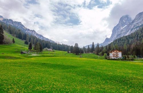 Penia Ski Chalet | Chalet Cesa Galadriel-3 by Interhome