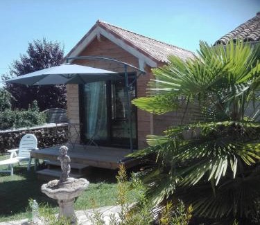 Eymet Ski Chalet | Chalet charmant avec piscine partagée à Eymet