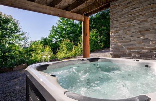 Val-des-Lacs Ski Chalet | Chalet Chic Rustique & SPA - Tremblant