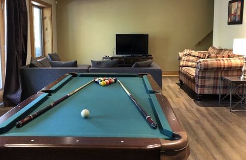 Labelle House | Chalet Chinook Tremblant - Lakefront log cottage with 5 bedrooms (Private Spa)