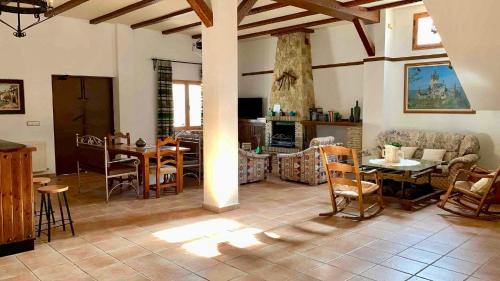Baena House | Chalet con piscina El Arado