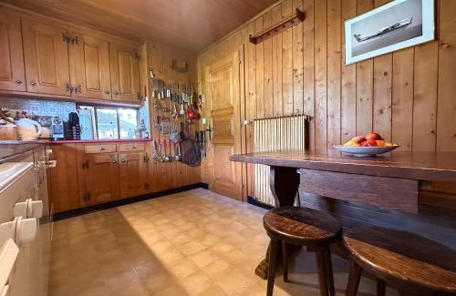 Liddes House | Chalet cosy, vue Alpes, cheminée & grande terrasse