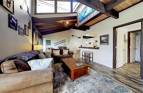 Zephyr Cove House | Chalet Court Manor