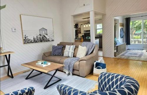 Saint-Andre-Avellin Ski Chalet | Chalet Cozy au Lac Bélisle