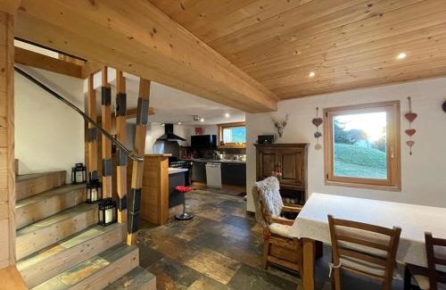 Crest-Voland Ski Chalet | Chalet de caractère pour 12 pers, 165m², 5 chambres, cheminée, hammam, babyfoot, proche des Saisies. - FR-1-733-76