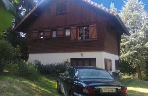 Saint-Remy-Sur-Durolle House | Chalet Du Lac