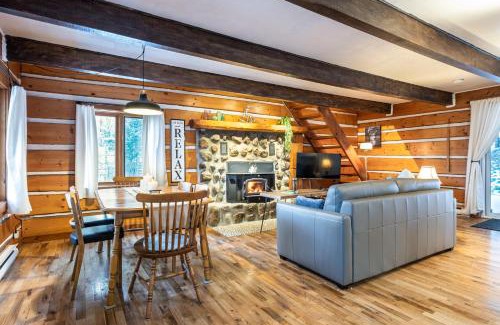 Saint-Faustin-Lac-Carre Ski Chalet | Chalet du Sous-Bois By My Tremblant Location