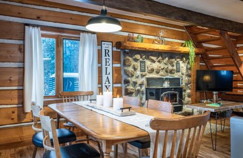 Saint-Faustin-Lac-Carre Ski Chalet | Chalet du Sous-Bois By My Tremblant Location