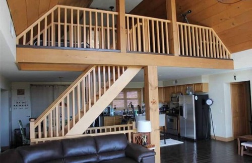 Jewett House | Chalet Eglantine Mountain Retreat