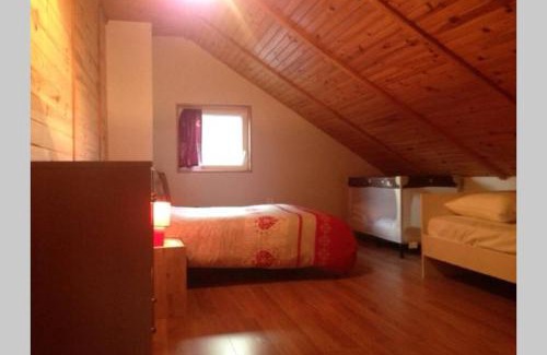 Besse-et-Saint-Anastaise House | Chalet en pleine nature pour 12 personnes