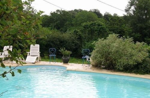 Echassieres House | Chalet familial avec piscine, animaux acceptés, draps inclus, proche de Montluçon et Gannat - FR-1-489-323