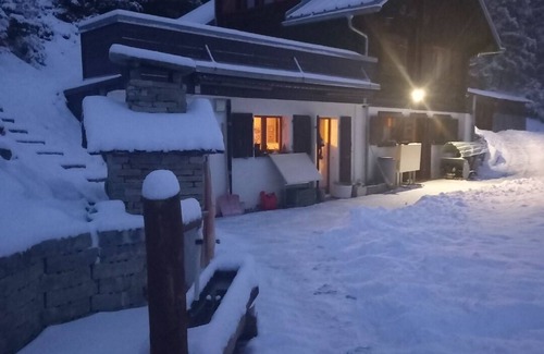 Crans-Montana Ski Chalet | Chalet Familial de 1895 Tout Confort Avec une vue Magnifique