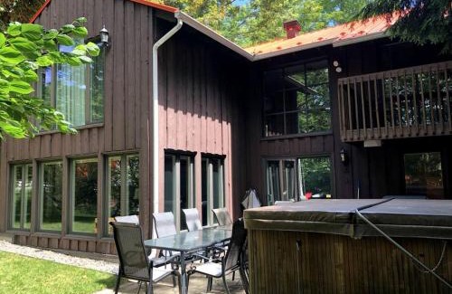 Orford Ski Chalet | Chalet familial et SPA à proximité du Mont Orford