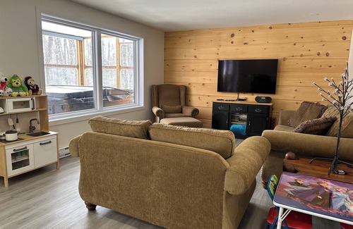Argenteuil Regional County Municipality Ski Chalet | Chalet Familiale Privé/ SPA Avec Moustiquaire/véranda